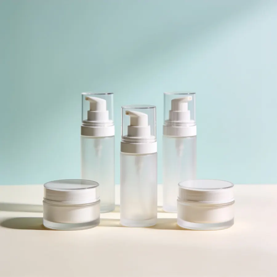 Typical airless jar for private label cosmetics (representative image)