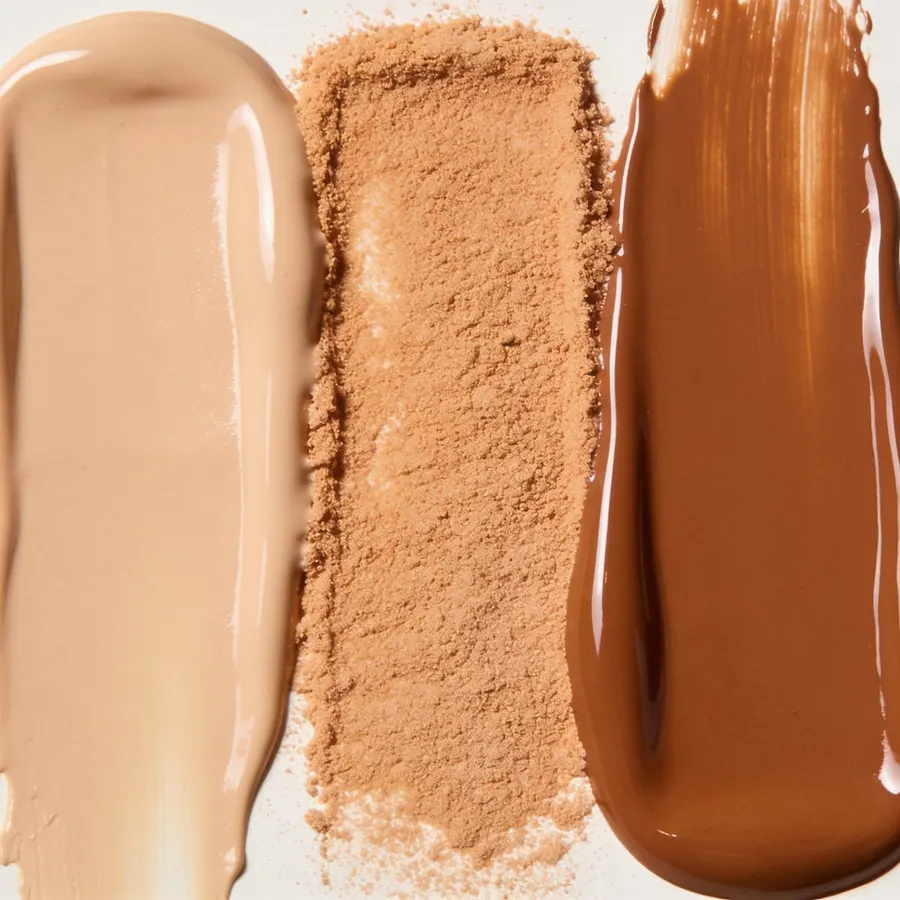 Luminous Second-Skin Glow Foundation texture