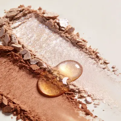 Prismatic Balm Highlighter texture